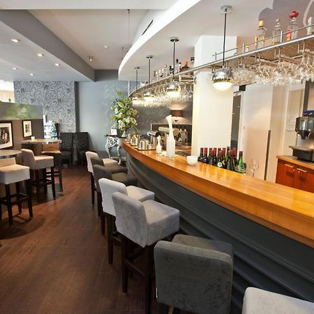 Hotel Rheinpark Рийс Екстериор снимка