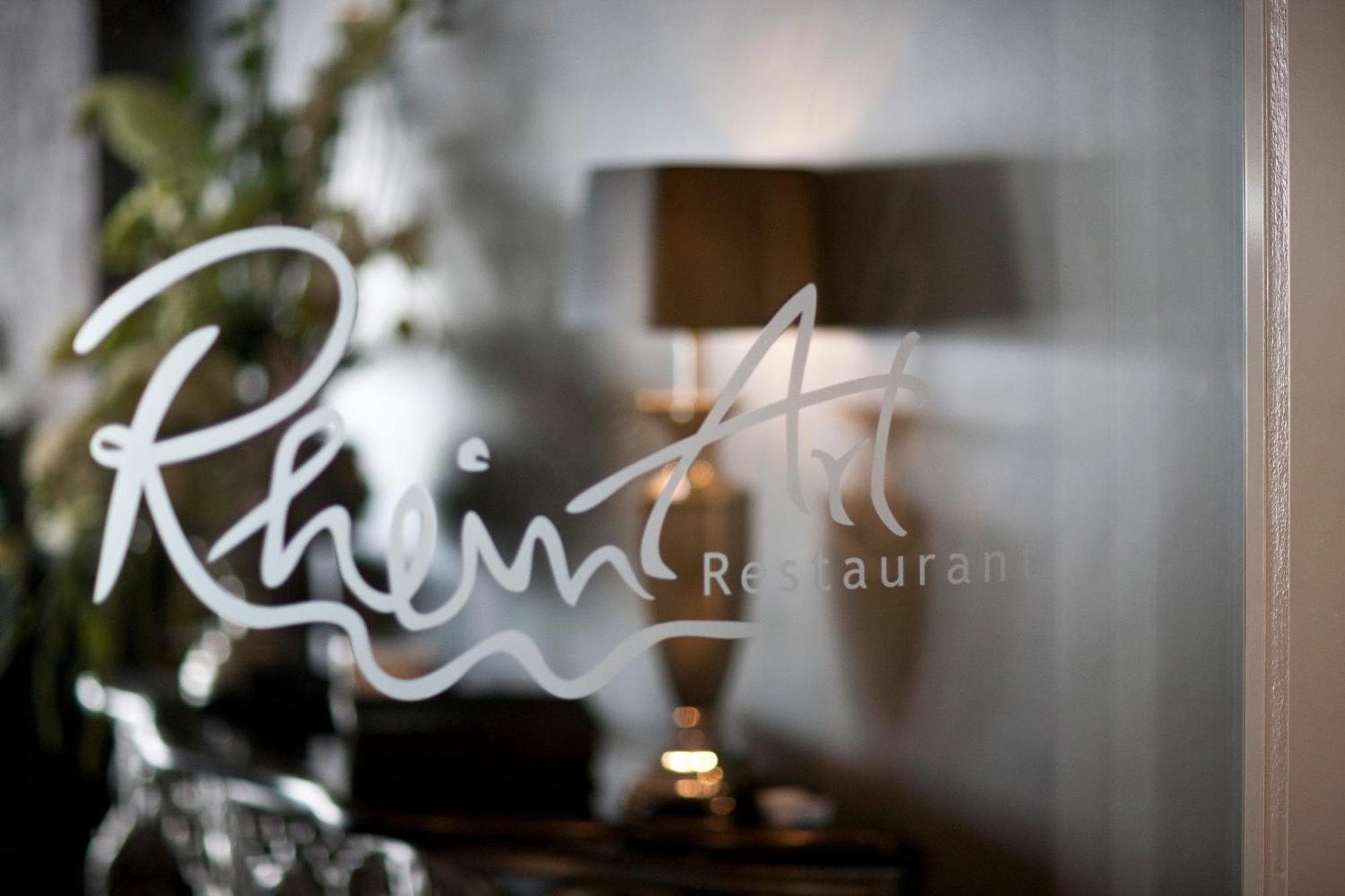Hotel Rheinpark Рийс Екстериор снимка