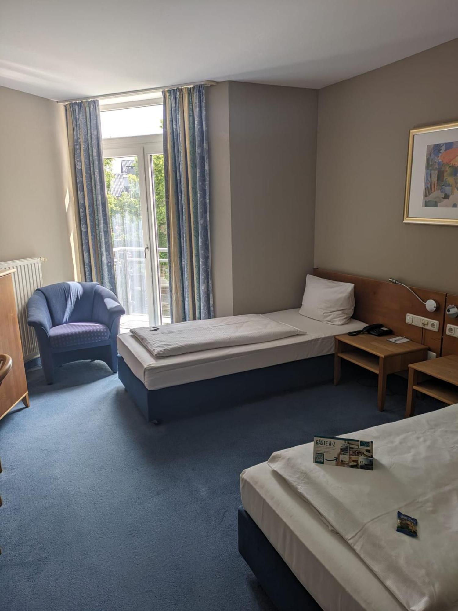 Hotel Rheinpark Рийс Екстериор снимка